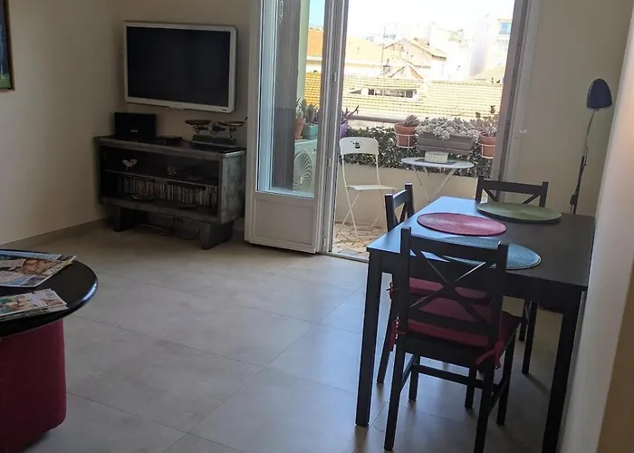 Charming 2-room In Cannes